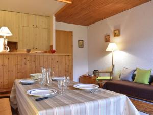 Charmant 2 pièces à Méribel, proche pistes et commerces, parking inclus - FR-1-180-88