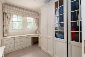 Superb 5 bedroom Villa 16 mins from City Centre
