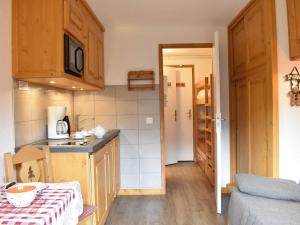 Charmant Studio Rénové pour 3 Personnes à Méribel, Proche Pistes et Commerces, Balcon Sud - FR-1-180-33