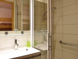 Studio rénové au pied des pistes, balcon sud, 3 pers., Méribel - FR-1-180-32