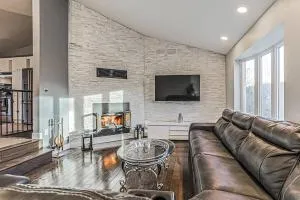 Cheerful 4 bedroom home with inground heated pool - Saint-Sauveur-des-Monts