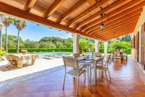 Charming villa close to Puerto Pollensa by Renthousing