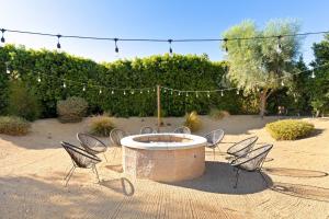 Santal Estate - Play, Relax, Walk to the Festivals