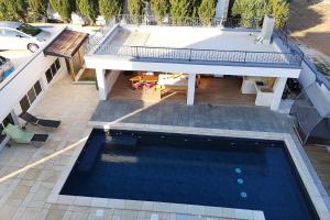 Family friendly apartments with a swimming pool Vir - 20197