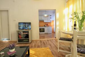 Apartments with parking space Otocac, Velebit - 20246