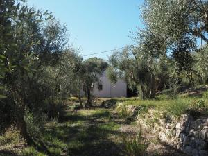 Maisons de vacances Spacious and comfortable holiday home with private garden, Le Tignet : photos des chambres