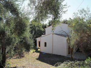 Maisons de vacances Spacious and comfortable holiday home with private garden, Le Tignet : photos des chambres