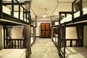 KOKO Party Hostel 18-40