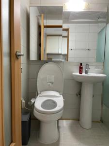 Hongdae Residence-4 - 1min from Hongik Univ Station #1