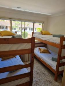 Cheerful 3-bedroom in the heart of Burleigh Heads