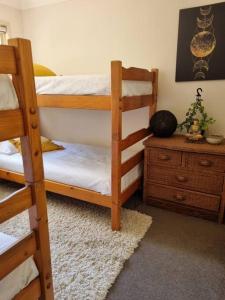 Cheerful 3-bedroom in the heart of Burleigh Heads