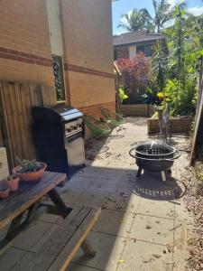 Cheerful 3-bedroom in the heart of Burleigh Heads