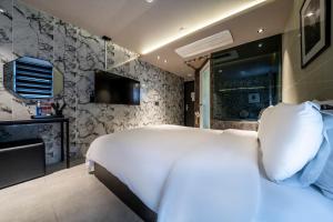 Phòng Có Giường Cỡ King Nhìn Ra Hồ Nước (King Room with Lake View)