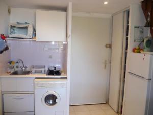 Appartements Appartement Cavalaire-sur-Mer, 2 pieces, 5 personnes - FR-1-226B-300 : photos des chambres