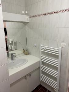 B&B / Chambres d'hotes Le Saint-Hilaire : Chambre Familiale avec Balcon