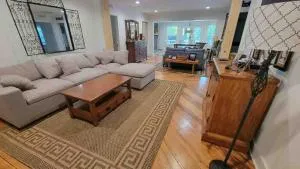 Lake Hartwell Frank Howard Home - Pendleton