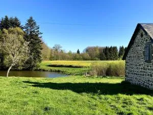 Maison de charme à Joué-du-Bois avec vue sur le lac - Le Grais