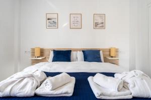 Sea view 2 bedroom apartment 2 min away from the beach