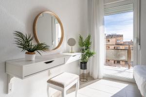 Sea view 2 bedroom apartment 2 min away from the beach