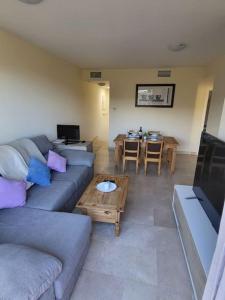 Duquesa 2 bed with sea and golf views and 5 pools