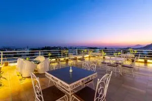 HOTEL THE CELEBRATION BY AMOD Best Hotel & Rooftop - Bedla