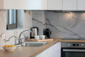 Greek Sky - New modern apartment with shared pool