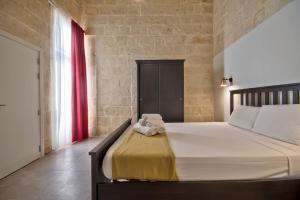 Old Lodge Apartment 3 by Vallettastay