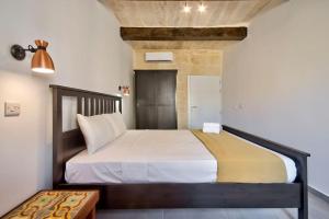 Old Lodge Apartment 7 by Vallettastay