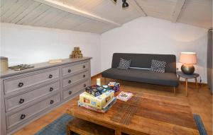 Awesome Apartment In Rustrel