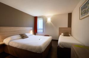 Hotels Logis Des Trois Massifs : Chambre Familiale