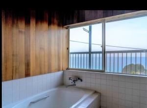 Sirahama Beach House