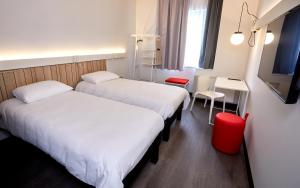 Hotels ibis Auxerre Centre : Chambre avec 2 Lits Simples - Côté Cour