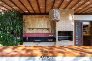 BZ03 - Casa 4 suítes em Condomínio Clube Búzios!