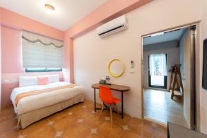 Phòng Giường Đôi Có Ban Công (Double Room with Balcony)