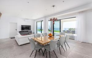 Villa Atrium with heated pool, sea view, jacuzzi, gym and sauna