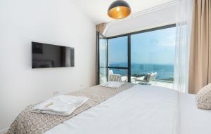 Villa Atrium with heated pool, sea view, jacuzzi, gym and sauna 