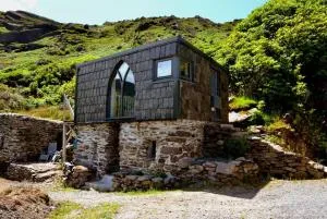 Secluded cottage nestled in the Beara Peninsula - Adrigole
