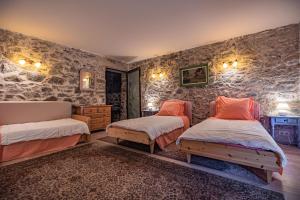 Appartements Sundrenched Relais de Poste in Serdinya : photos des chambres