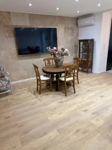 Bonheur en Seine, Piscine, Vue Seine - فييون سور سين