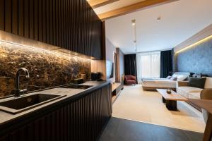 Woodside Apartment 218