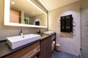 Woodside Apartment 218