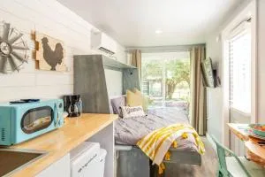 The Container Retreat @290 Wine Trail #3 Hill Country bliss - Stonewall