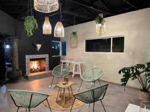 The Minimalist Hide away - Brentwood Park