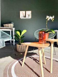 The Minimalist Hide away