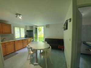 Appart'hotels Appart Le Chili- Quartier thermal- Parc remarquable - Linge fourni : Chalet 2 Chambres