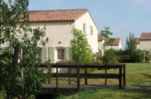 Maisons de vacances JASSE CAMARGUAISE 535 - PISCINE CLIM PARKING FAMILLE - CoHoteConciergerie : photos des chambres