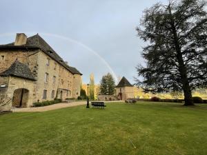 Villas Castle in the beautiful French countryside with all modern comfort : photos des chambres