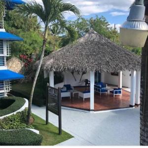 Playa Juan Dolio, RD-Acceso Privado A La Playa Justo Al Frente En 1ra Línea, Áreas Sociales, BBQ, Piscina, Gazebos-Parqueo-Wifi-Netflix-Al Lado De Minimarket, Restaurantes, Bares, Tiendas, Clubes de Playa, Campos De Golf, Bancos Comerciales y más