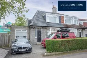 Dwellcome Home Ltd 5 Double Bedroom 2 and a half Bathroom Aberdeen House, Free Drive Parking, Garden, Fast WIFI, lovely quiet street, Ideal for long term contractor, corporate etc stays - see our site for assurance - Peterculter