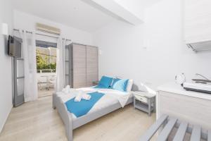 Blue Waves Suites & Apartments